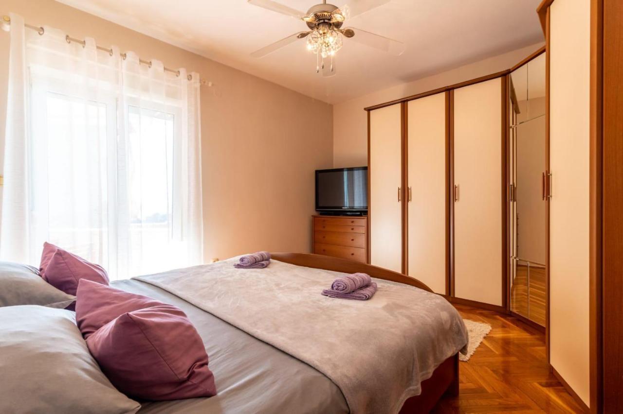 Apartment Escape Kaštela Kültér fotó